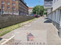 Prodej garážového stání, Praha - Strašnice, Limuzská, 16 m2
