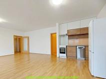 Pronájem bytu 1+kk, Praha - Vysočany, Na Harfě, 56 m2