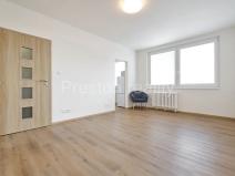 Pronájem bytu 1+kk, Praha - Modřany, Angelovova, 28 m2