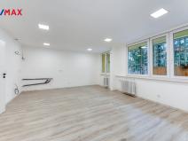 Pronájem bytu 4+kk, Praha - Kobylisy, Pohnertova, 86 m2