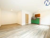 Prodej bytu 1+kk, Husinec, Komenského, 30 m2