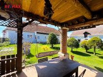 Prodej rodinného domu, Chrást, 280 m2