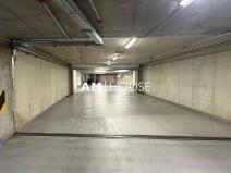 Pronájem garážového stání, Praha - Modřany, Mezi vodami, 12 m2