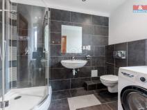 Prodej bytu 2+1, Karlovy Vary - Dvory, Lipová, 57 m2
