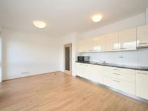 Pronájem bytu 1+kk, Praha - Liboc, Evropská, 33 m2