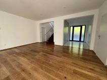 Prodej rodinného domu, Tři Dvory, 235 m2