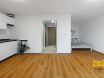 Pronájem bytu 1+kk, Chýně, Uherova, 38 m2