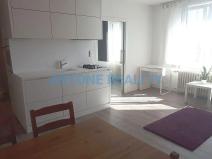 Pronájem bytu 2+kk, Praha - Žižkov, Pod lipami, 37 m2