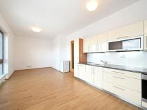 Pronájem bytu 1+kk, Praha - Liboc, Evropská, 33 m2