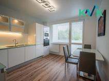 Prodej bytu 4+1, Karlovy Vary, Vodárenská, 100 m2