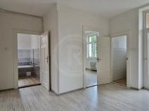 Pronájem bytu 2+1, České Budějovice, Dukelská, 84 m2