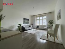 Pronájem bytu 2+kk, Praha - Holešovice, Farského, 51 m2