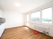 Pronájem bytu 1+kk, Praha - Troja, Svídnická, 26 m2