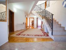 Prodej vily, Bar, Černá Hora, 250 m2