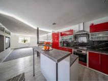 Prodej vícegeneračního domu, Trhové Sviny, 379 m2