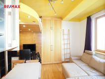 Pronájem bytu 1+kk, Praha - Vinohrady, Hradešínská, 24 m2