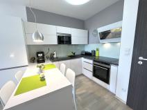 Prodej bytu 2+kk, České Budějovice - České Budějovice 5, Dobrovodská, 60 m2