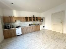 Pronájem bytu 3+1, Karlovy Vary, Majakovského, 97 m2