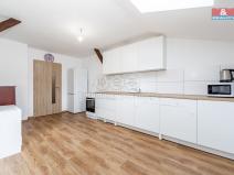 Prodej činžovního domu, Studená, nám. Sv. J. Nepomuckého, 229 m2