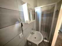 Pronájem bytu 1+1, Praha - Nové Město, Na bojišti, 35 m2