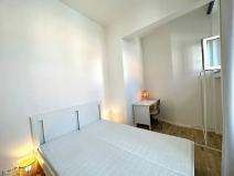 Pronájem bytu 2+kk, Praha, Zenklova, 43 m2