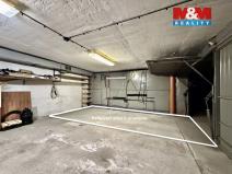 Pronájem garážového stání, Zlín, U Trojáku, 13 m2