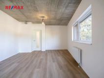 Prodej bytu 2+kk, Praha - Hrdlořezy, Českobrodská, 57 m2