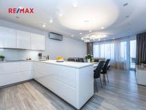 Pronájem bytu 2+kk, Praha - Strašnice, Novostrašnická, 68 m2