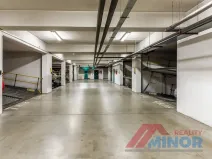 Pronájem garážového stání, Praha - Libeň, Na žertvách, 13 m2