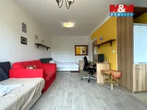 Pronájem bytu 1+kk, Praha - Hloubětín, Nademlejnská, 37 m2