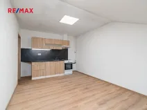 Pronájem bytu 2+kk, Plzeň, Skvrňanská, 37 m2