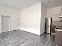 Pronájem bytu 2+kk, Praha - Holešovice, Na Maninách, 46 m2