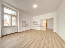 Pronájem bytu 2+1, Jindřichův Hradec, nám. Míru, 50 m2