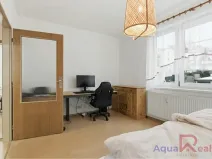 Prodej bytu 2+kk, Karlovy Vary, nám. V. Řezáče, 68 m2