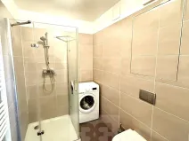 Pronájem bytu 1+kk, Praha - Karlín, Sokolovská, 40 m2