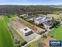 Prodej kanceláře, Želešice, Šlechtitelská, 1693 m2