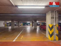 Pronájem garážového stání, Praha, Trnkovo náměstí, 16 m2
