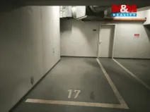 Pronájem garážového stání, Karlovy Vary, Divadelní náměstí, 19 m2