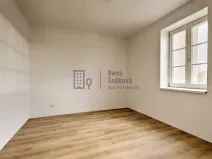 Pronájem bytu 2+kk, Jindřichův Hradec, nám. Míru, 39 m2