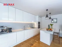 Pronájem vily, Praha - Lysolaje, 150 m2