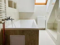 Pronájem atypického bytu, Hradec Králové, Smetanovo nábřeží, 80 m2