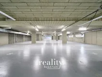 Pronájem garážového stání, Znojmo, Jarošova, 18 m2