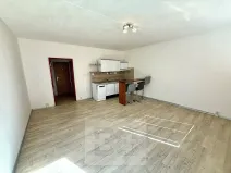 Pronájem bytu 1+kk, Plzeň, Toužimská, 32 m2