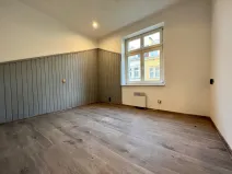 Pronájem bytu 2+1, Karlovy Vary, K. Čapka, 37 m2