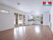 Prodej obchodního prostoru, Šumavské Hoštice - Kosmo, 316 m2