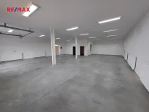 Pronájem obchodního prostoru, Slavkov u Brna, 200 m2