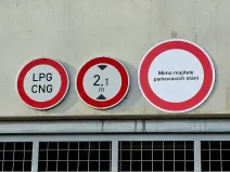 Pronájem garážového stání, Praha - Černý Most, Bryksova, 12 m2