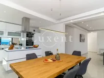 Prodej vily, Omiš, Chorvatsko, 460 m2