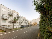 Pronájem garážového stání, Praha - Hlubočepy, Chlupáčova, 12 m2