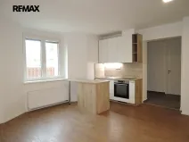 Pronájem bytu 2+kk, Praha - Smíchov, U Malvazinky, 38 m2